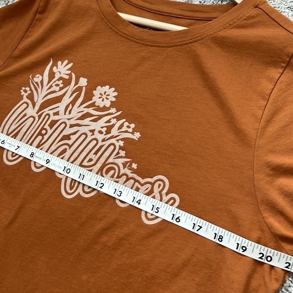 SHYANNE WOMEN'S COGNAC PECAN WILDFLOWER GRAPHIC TEE - XL - Picture 11 of 12